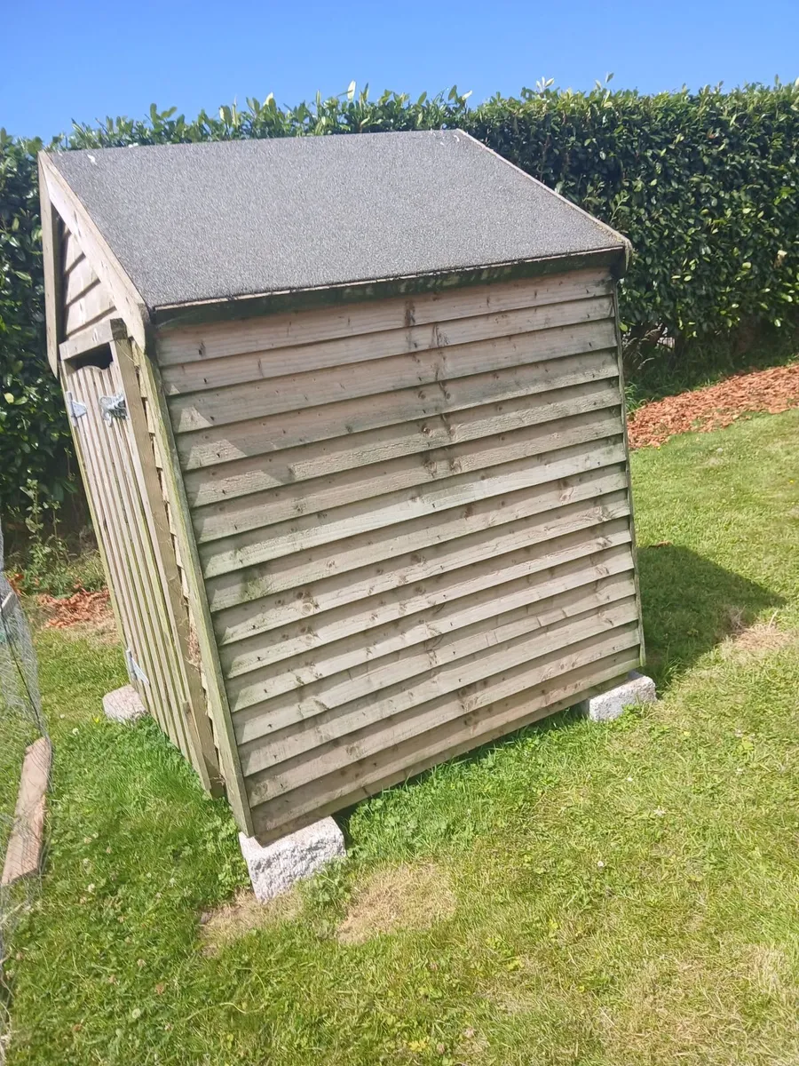 Small garden shed/dog kennel - Image 1
