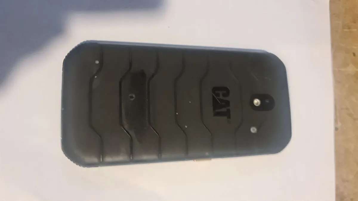Cat S42 Mobile - Image 2
