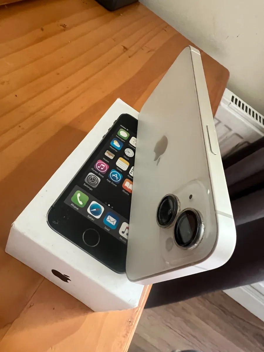 iPhone 14 - Image 1