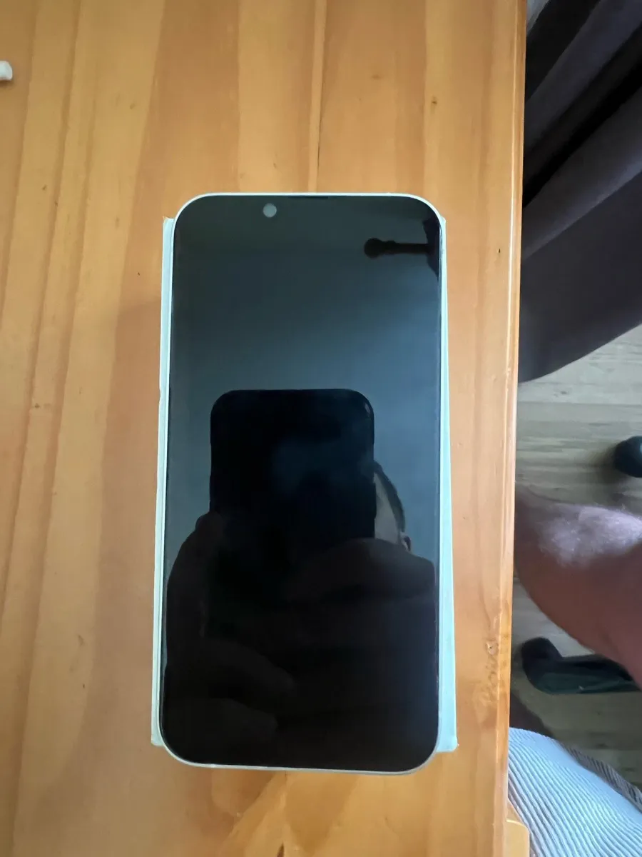 iPhone 14 - Image 2