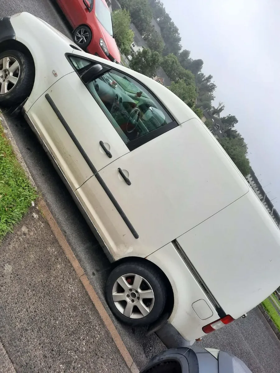 Volkswagen Caddy 2008 - Image 4