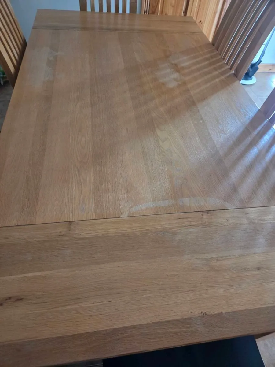 Solid oak kitchen table with 6 chairs - Image 3