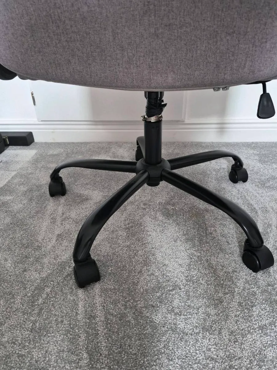 *** OFFICE CHAIR FOR FREE***** - Image 4