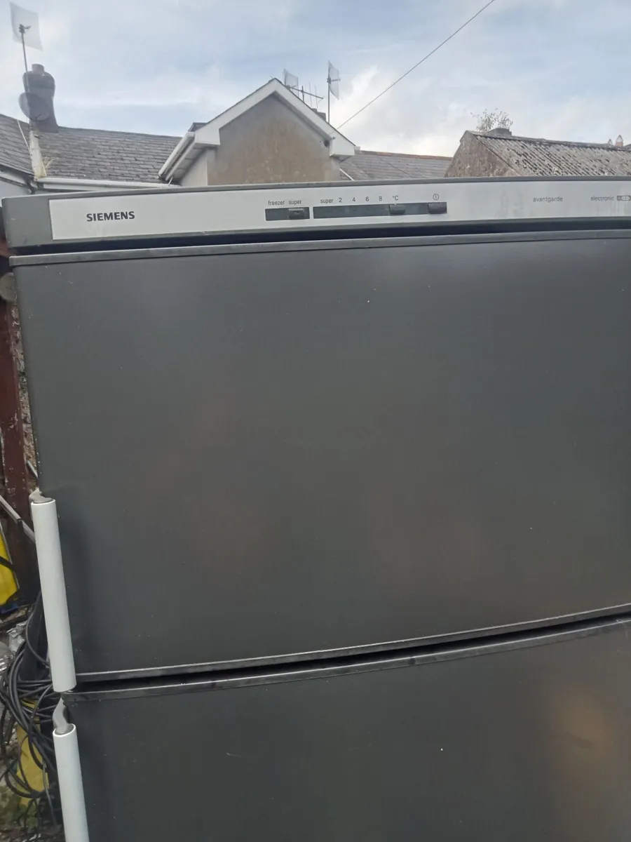 Fridge freezer - Image 2