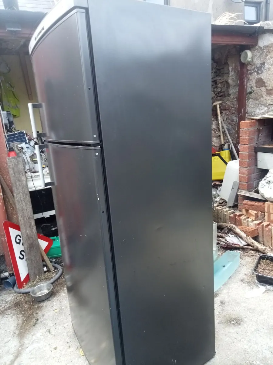Fridge freezer - Image 4
