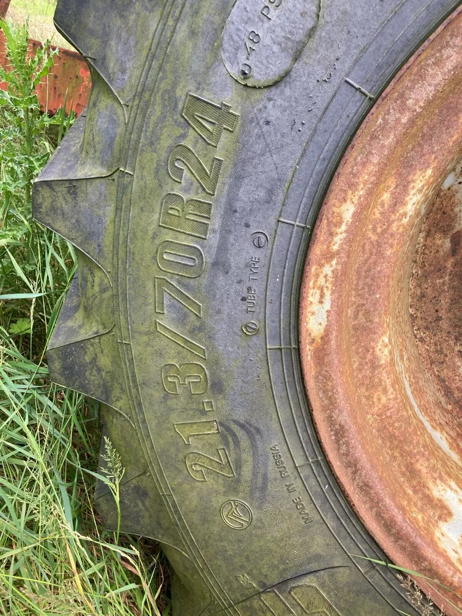 wheel for vacuum tank near new tyre - Image 2