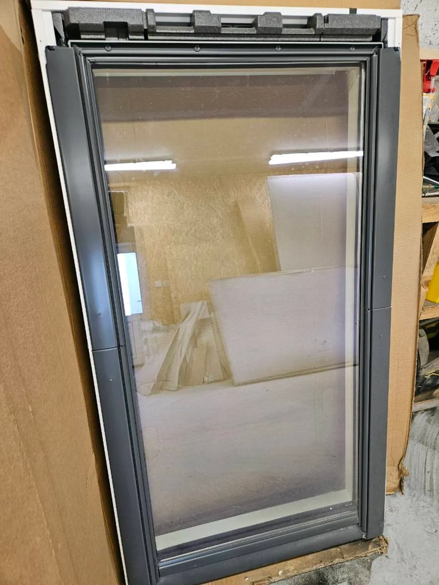 Velux centre pivot window GGL mk08 780 x 1400 - Image 2
