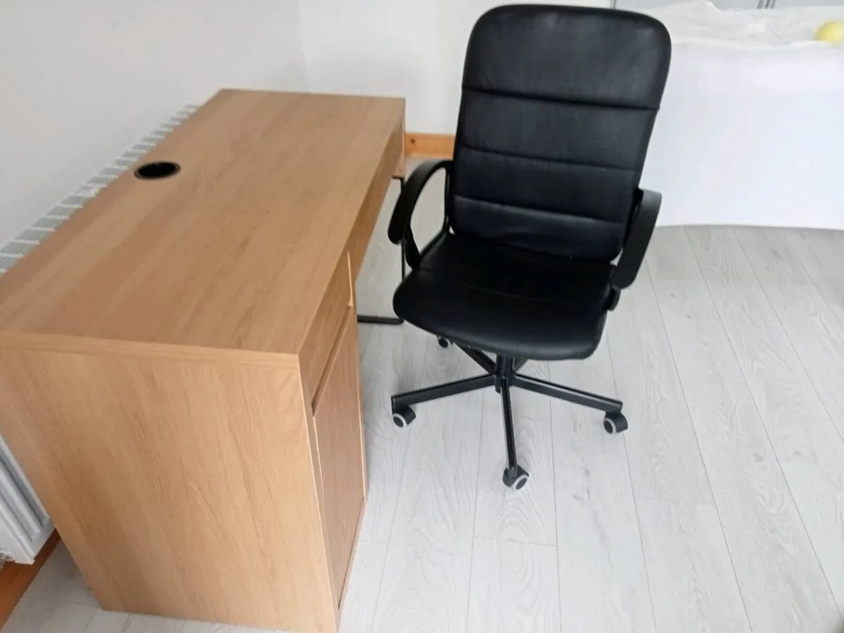 Desk and Office chair - Image 3