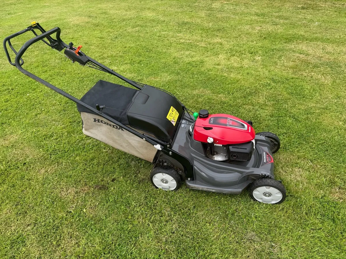 Honda lawnmower - Image 1