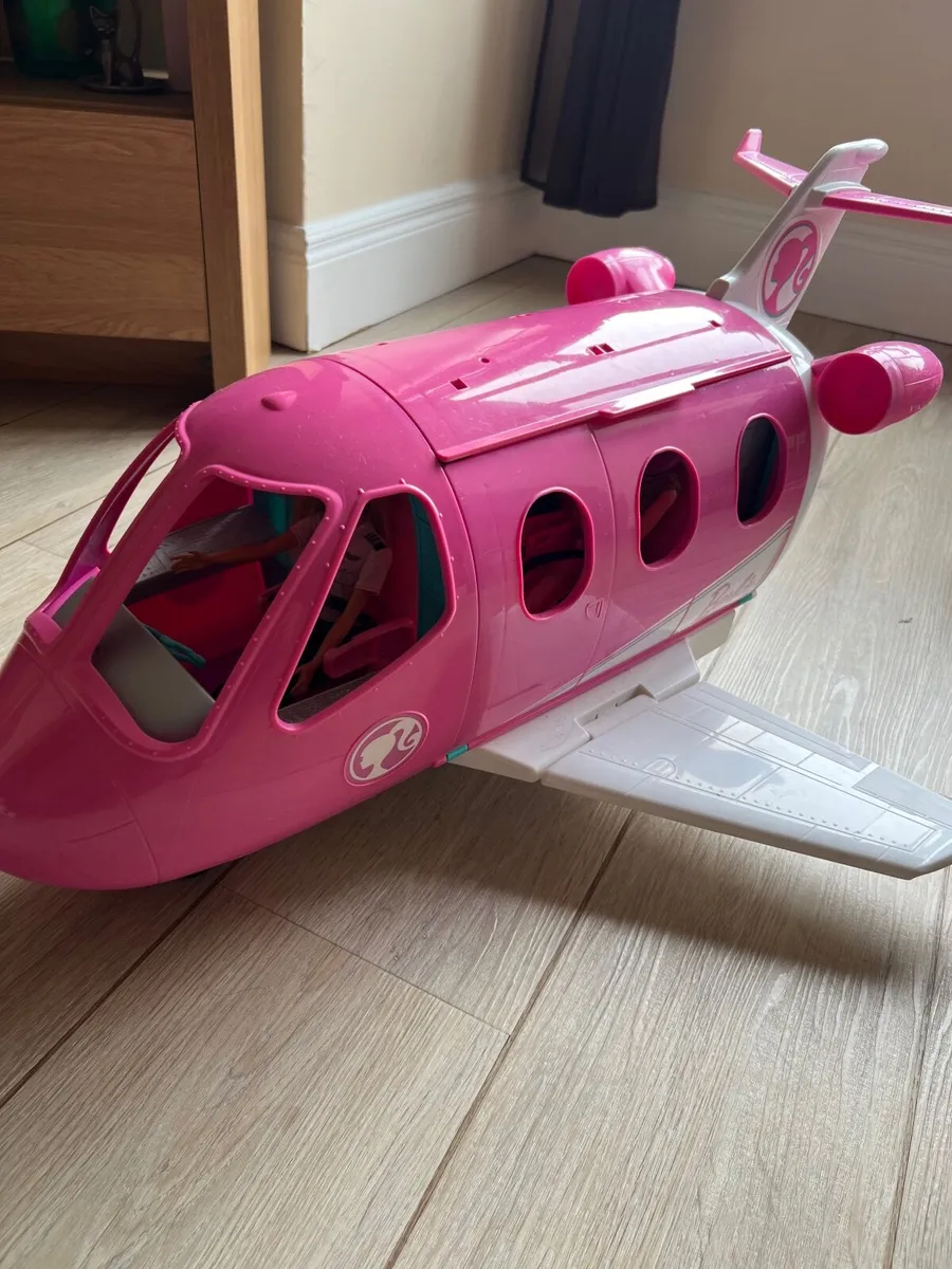 BARBIE PLANE, CAMPER & EXTRAS - Image 4