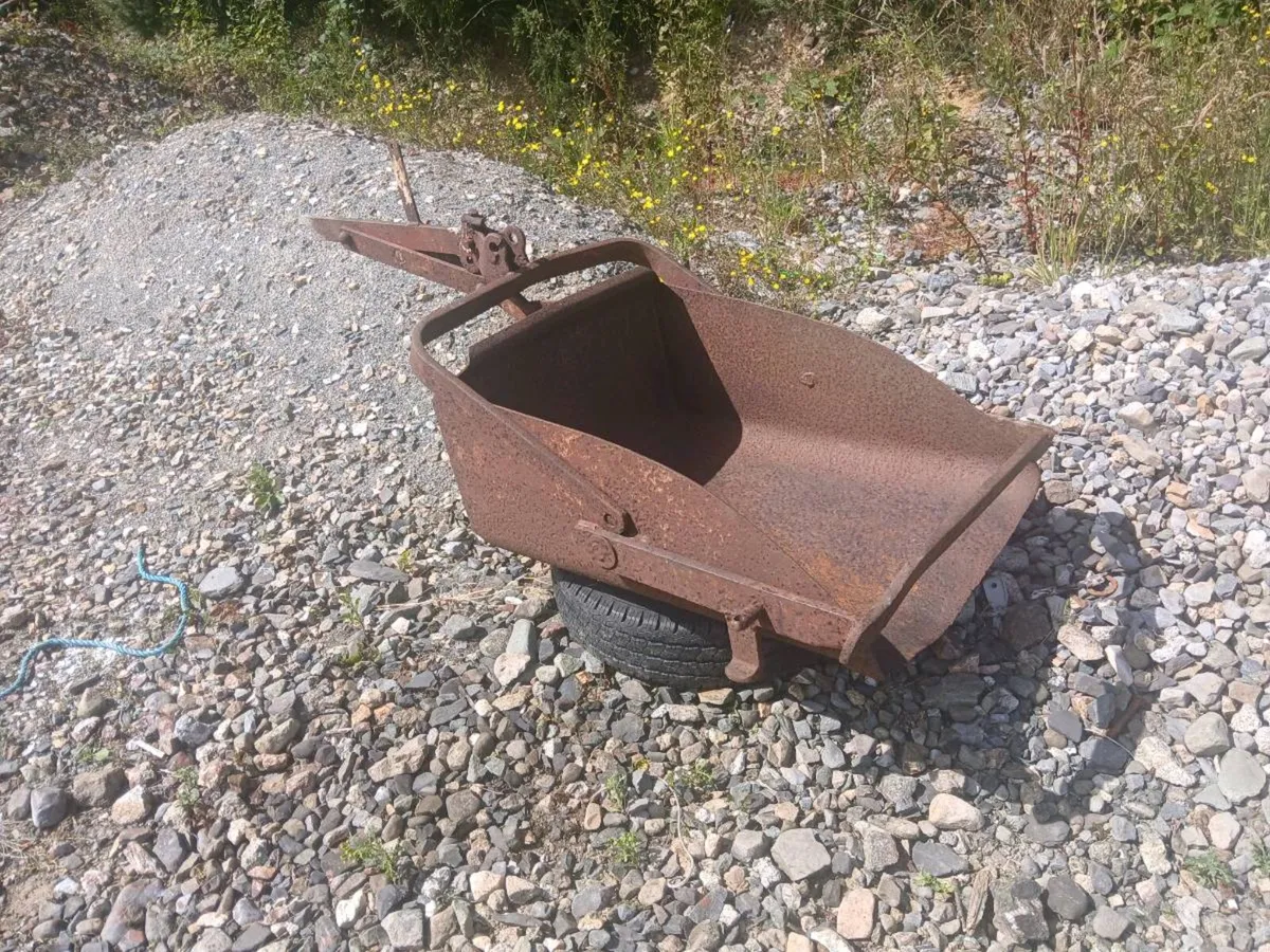 MASSEY FERGUSON EARTH SCOOP - Image 2