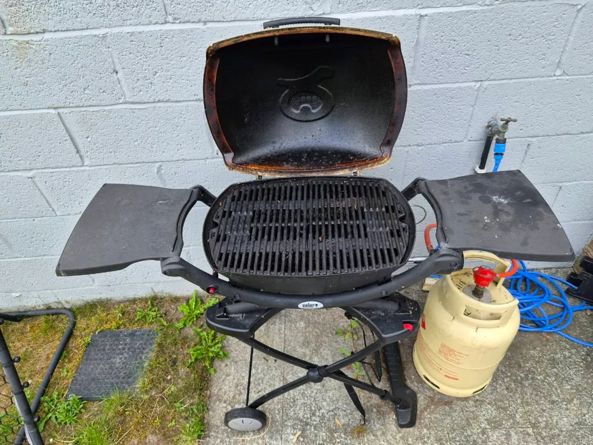 Weber Q1000 with Weber Cart - Image 4