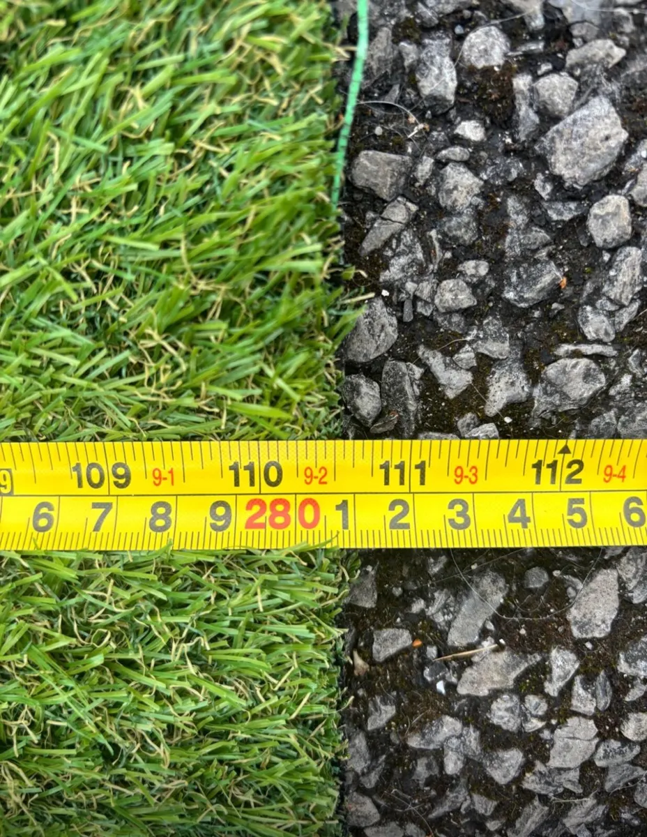 Astro turf for grave / garden - Image 2