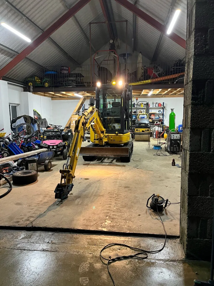Komatsu 2.6 ton - Image 2