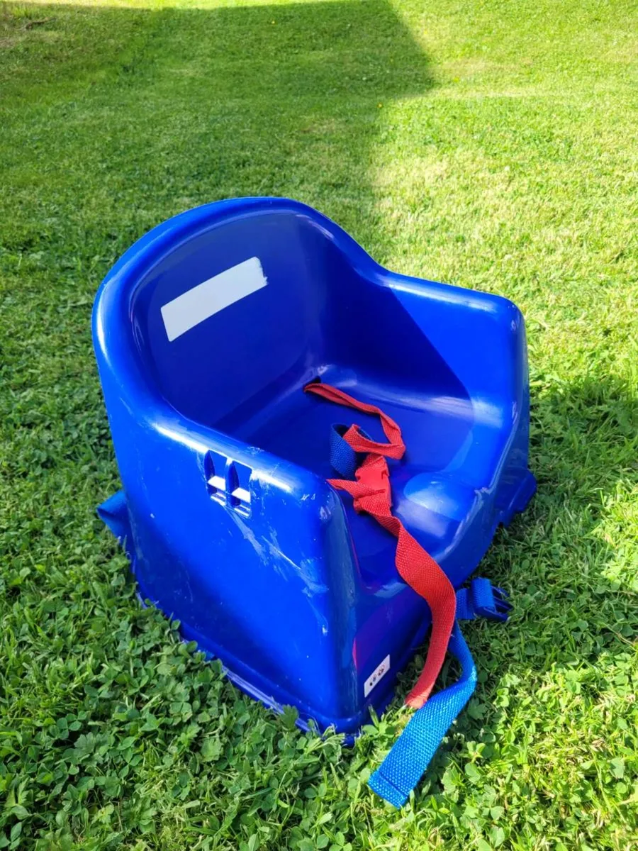Plastic baby booster - Image 2