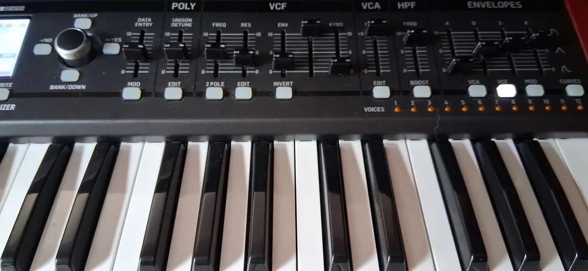 BEHRINGER DEEPMIND 12 SYNTH - Image 3