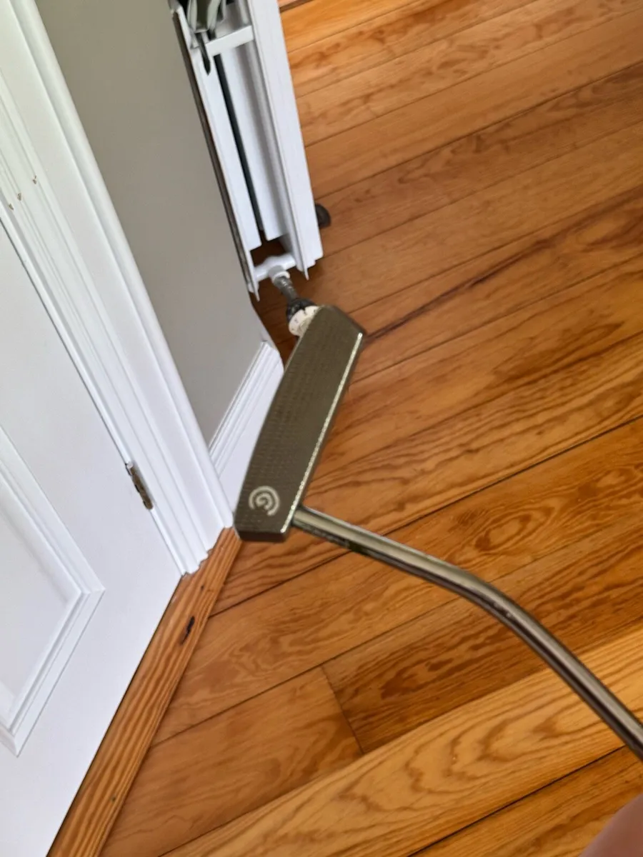 Cleveland Huntington Beach Putter - Image 2