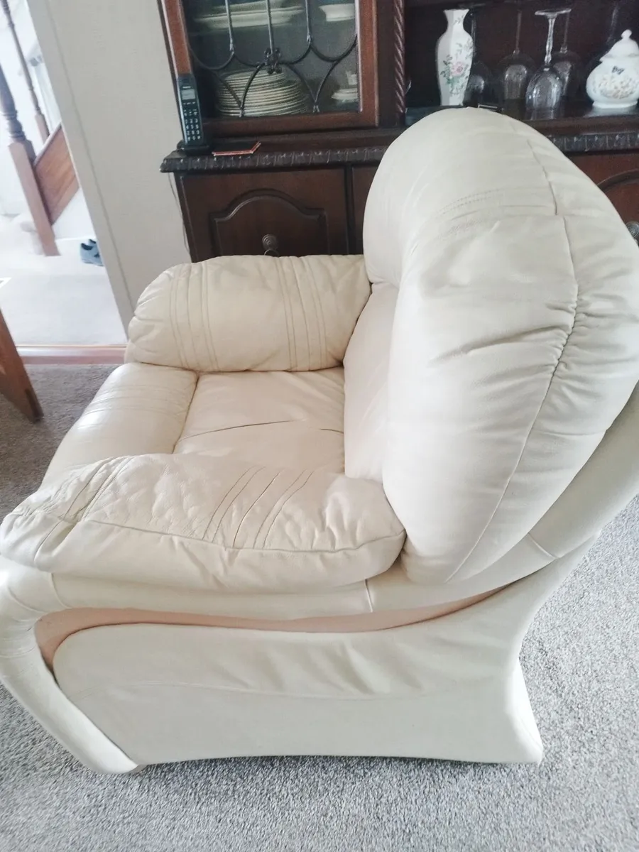 Leather Cream Sofa & 2 Armchairs - Image 4