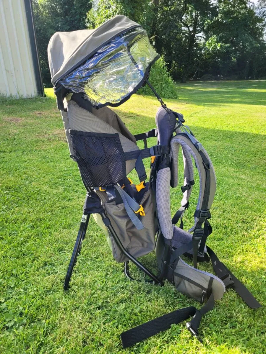 Deuter baby carrier - Image 1