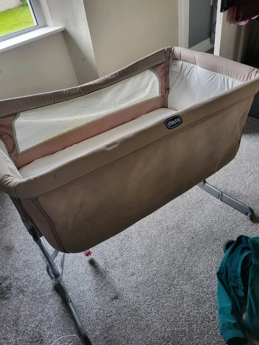 Next to me cot - Image 1