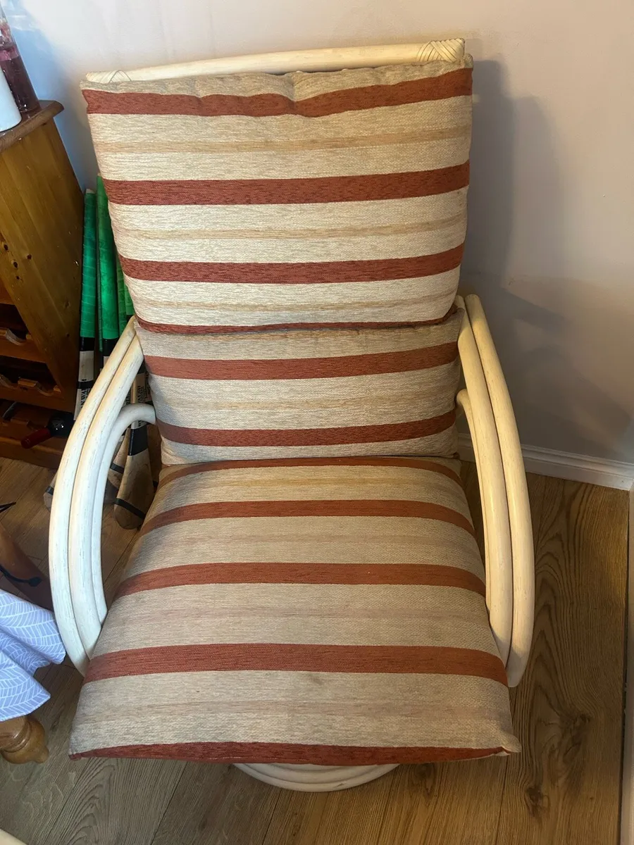 2  Chairs - Image 2