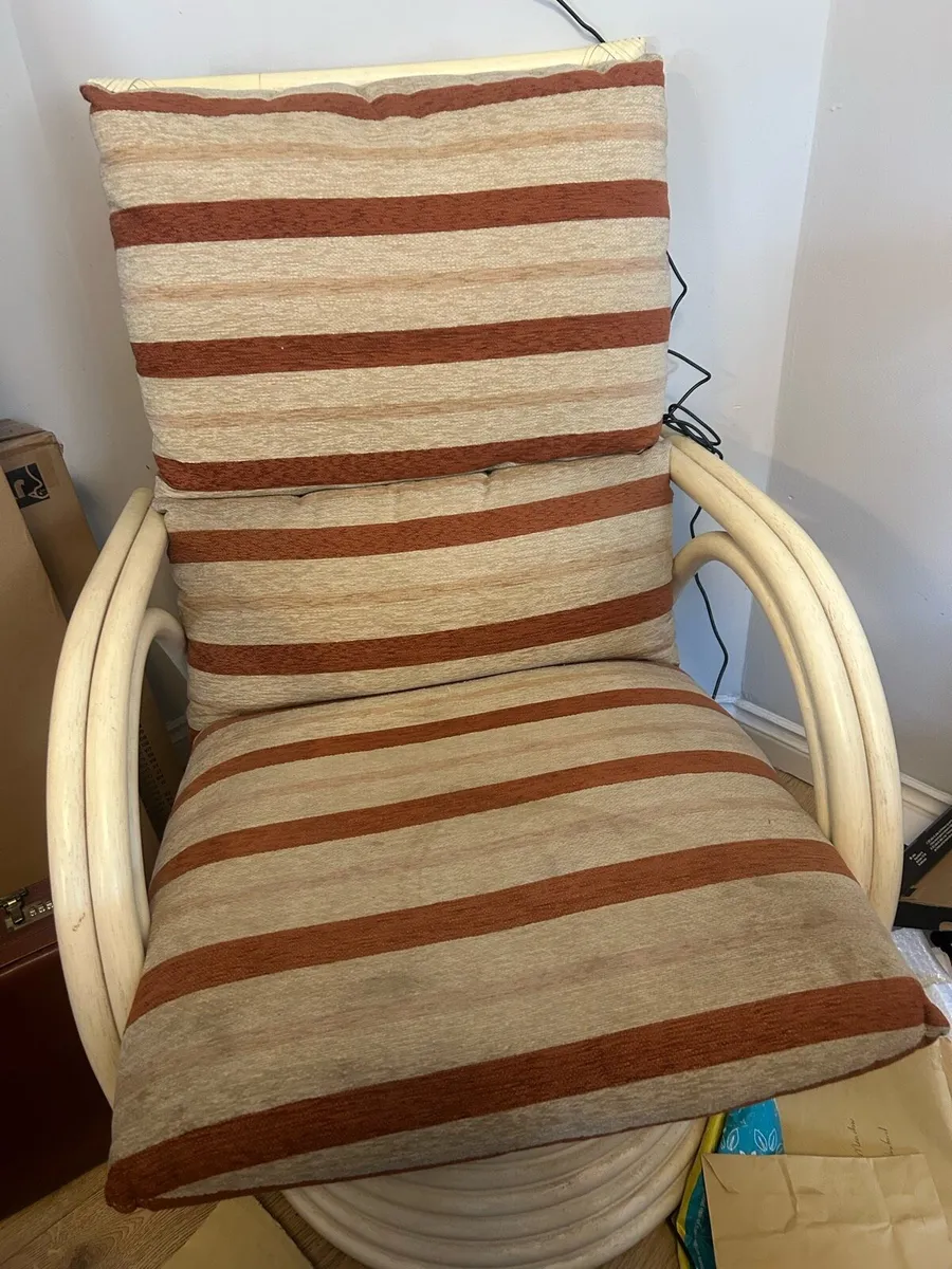 2  Chairs - Image 4