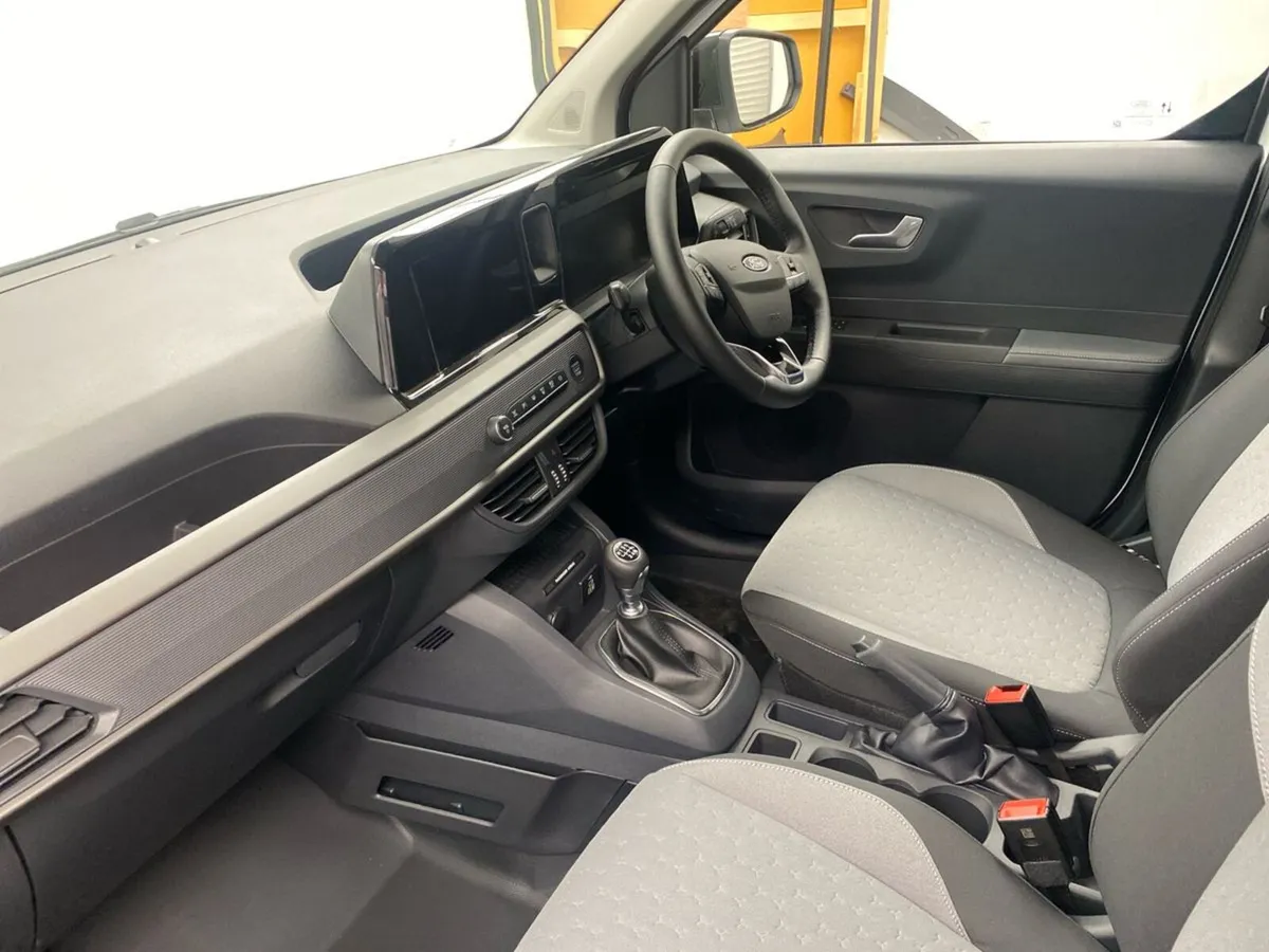 Ford Transit Courier SPECIAL OFFER Limited 1.5L Ec - Image 3