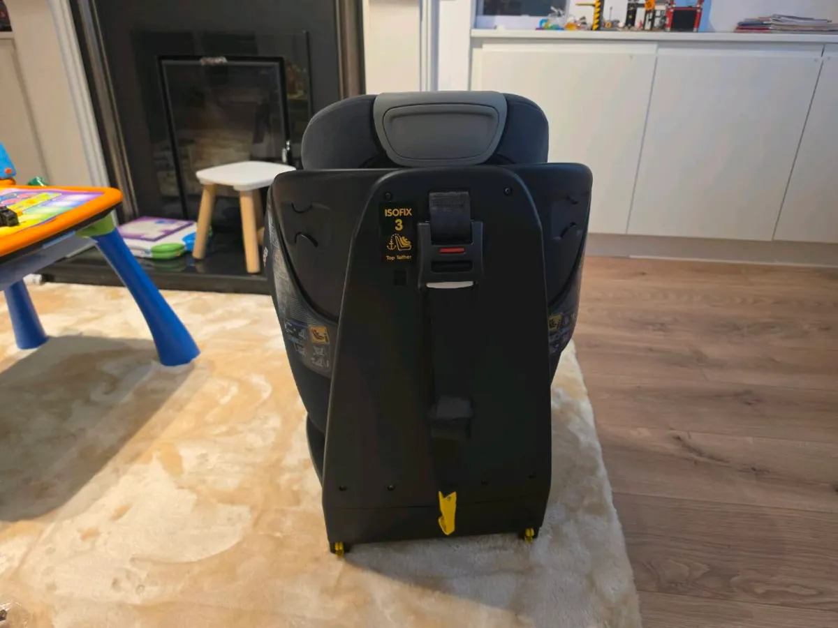 Baby Car Seat - Image 1