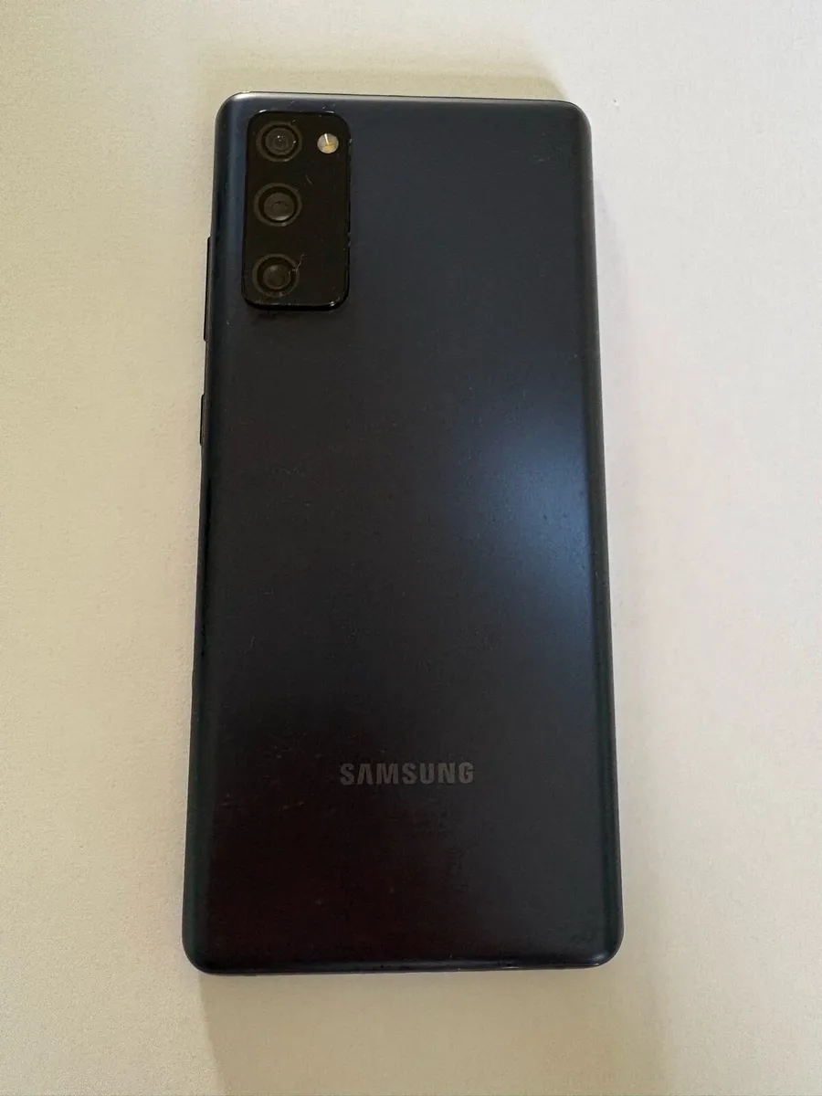 Samsung Galaxy S20 FE 5G - Image 2