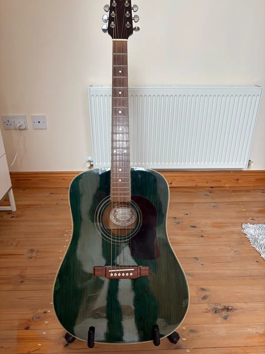 Acoustic guitar - Image 1