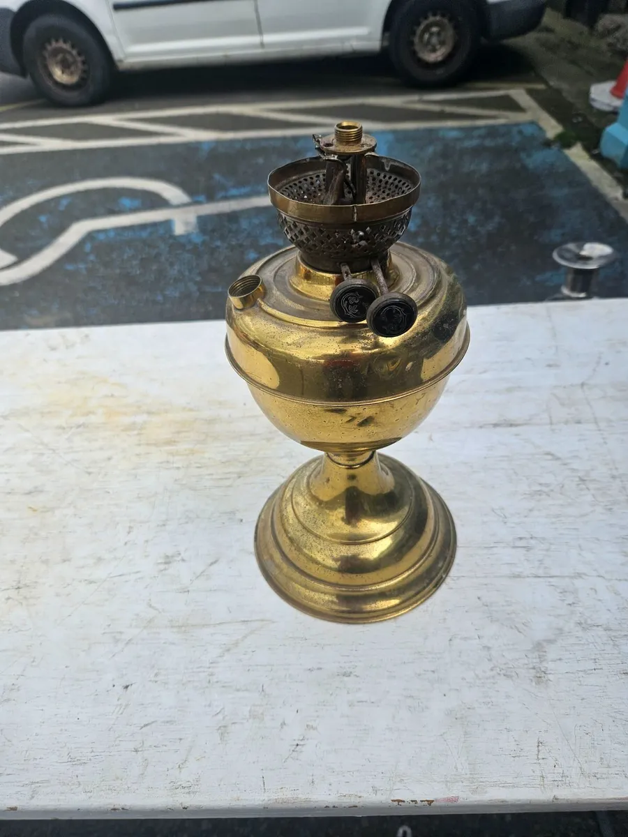 Vintage Brass Oil Lamp - Image 2