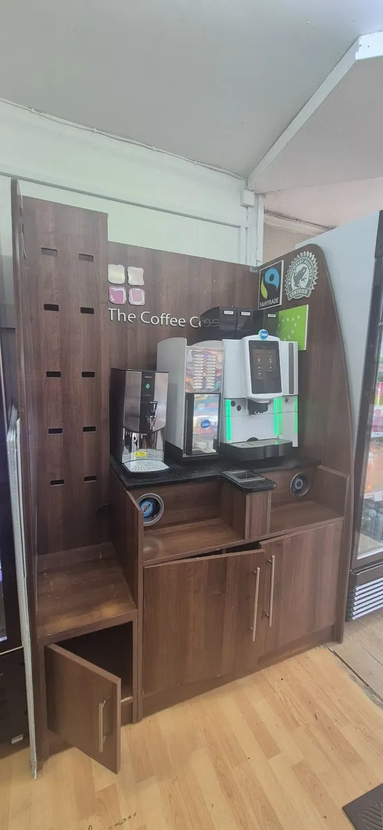 Coffee machine and setup - Image 4