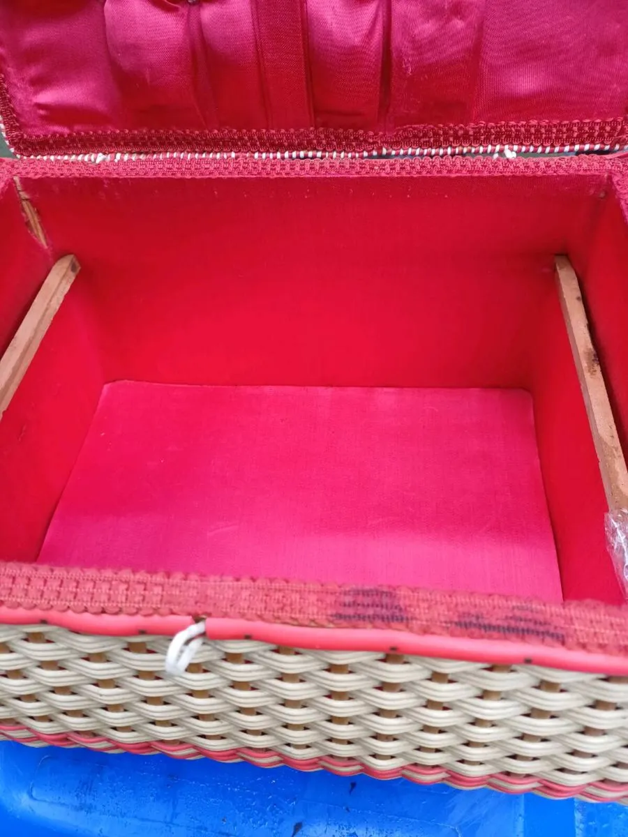1950/60s Woven Wicker Sewing Box - Image 3