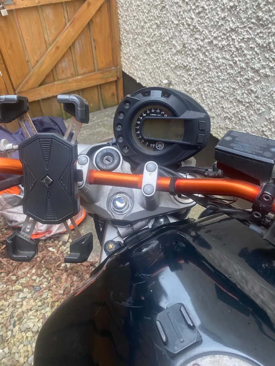YAMAHA FZ6 2004 - Image 2