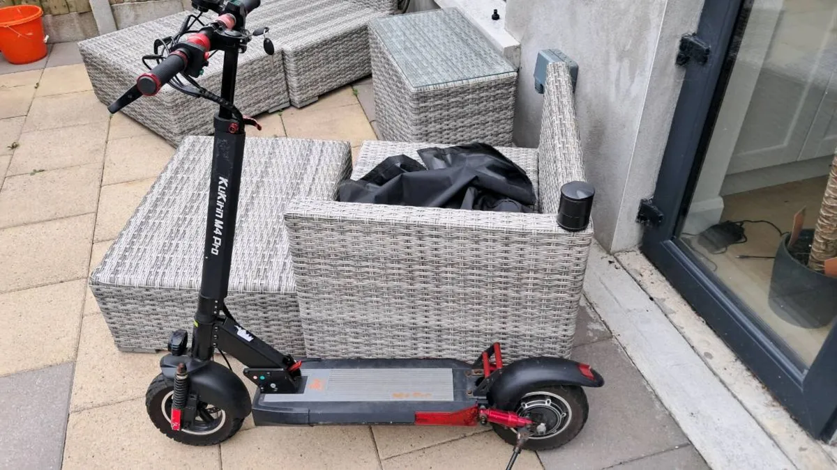 kukirin M4 Pro scooter - Image 1