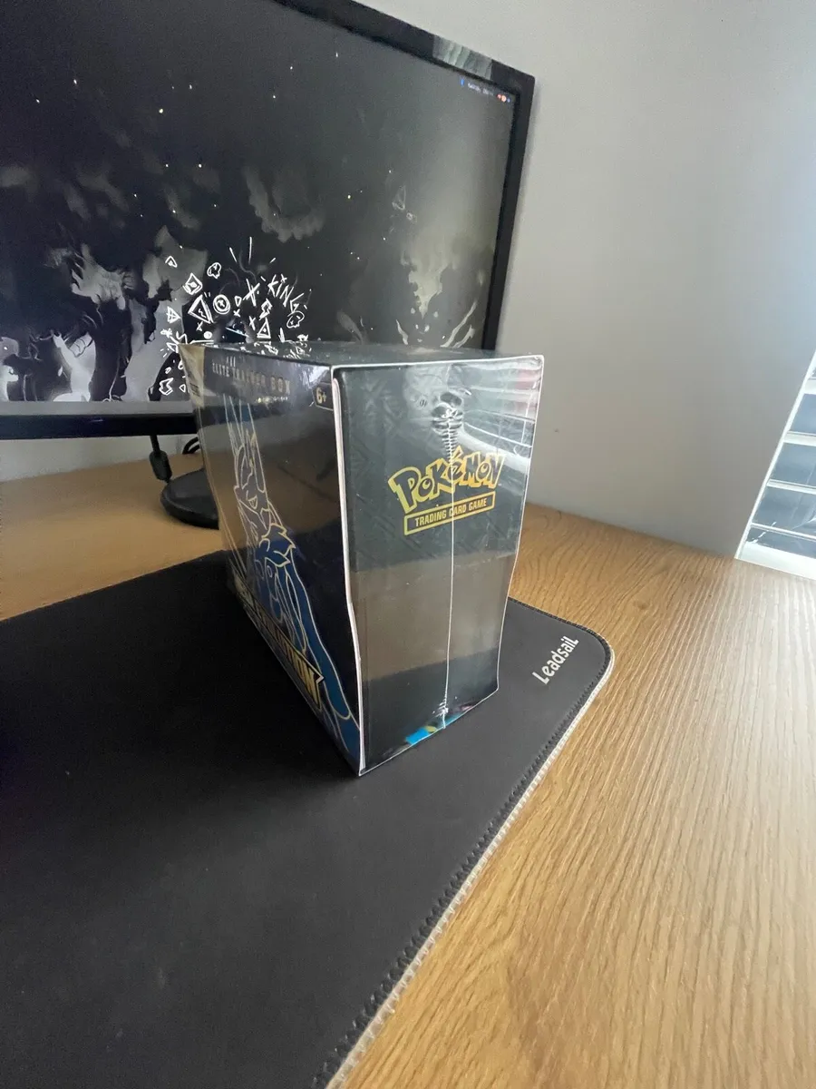 Mega Evolution Mega Lucario ETB - Image 3