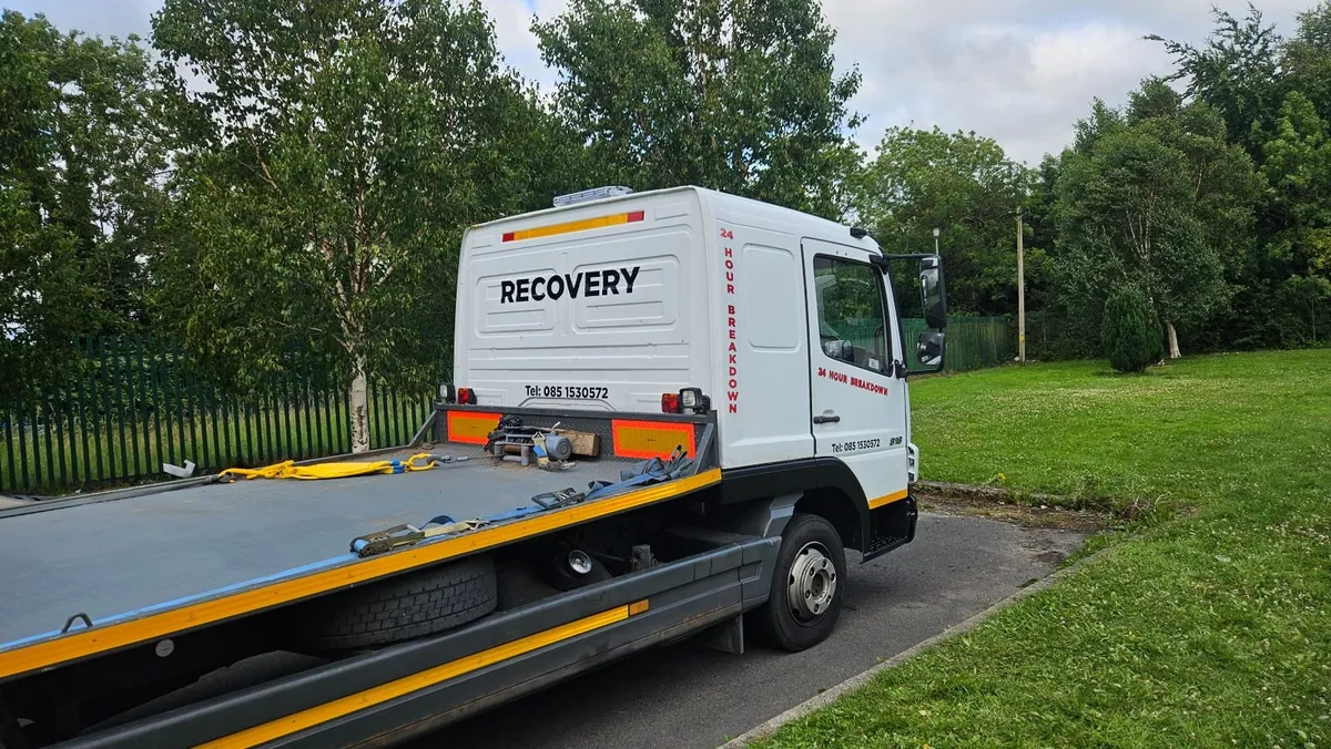 Recovery truck - Image 2