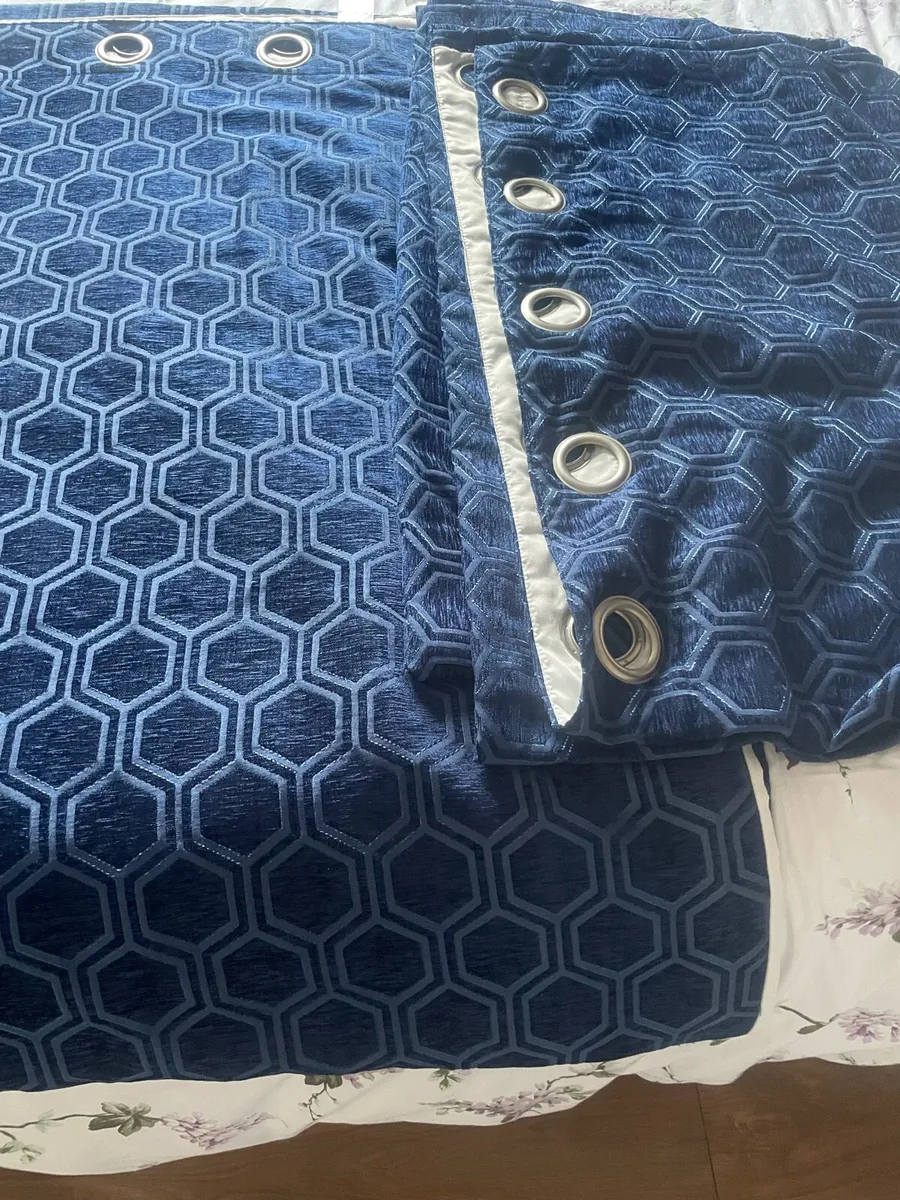 Curtains - Image 1