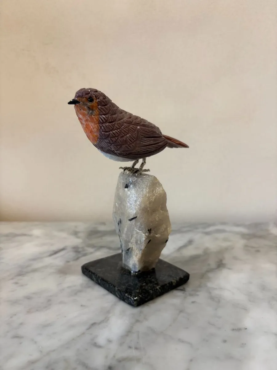 🐦 Hand-Carved Gemstone European Robin - Image 1