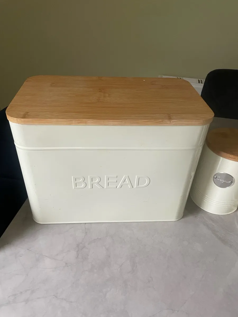 Bread bin,Tea and coffee jars and cup holder - Image 2