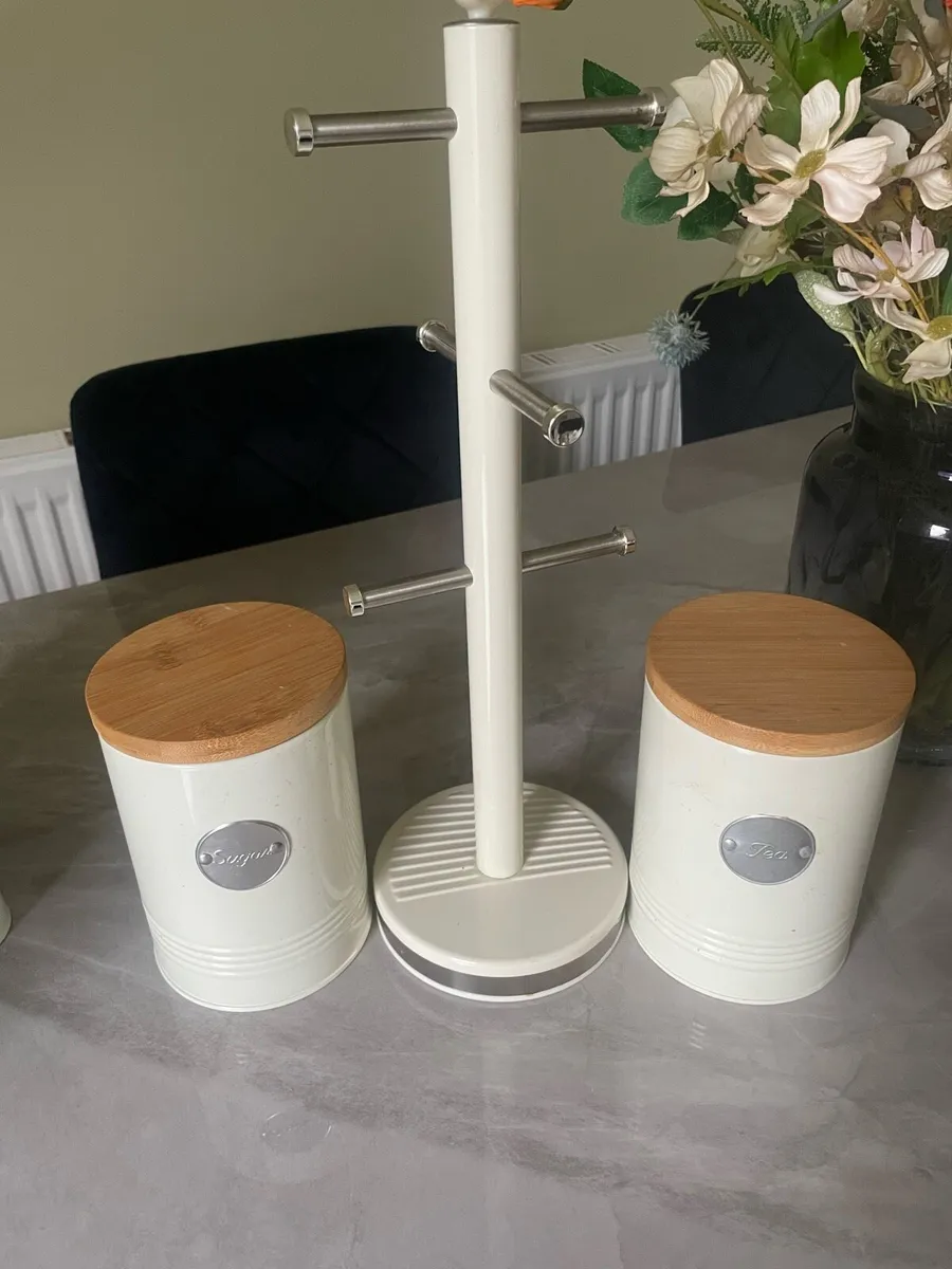 Bread bin,Tea and coffee jars and cup holder - Image 3
