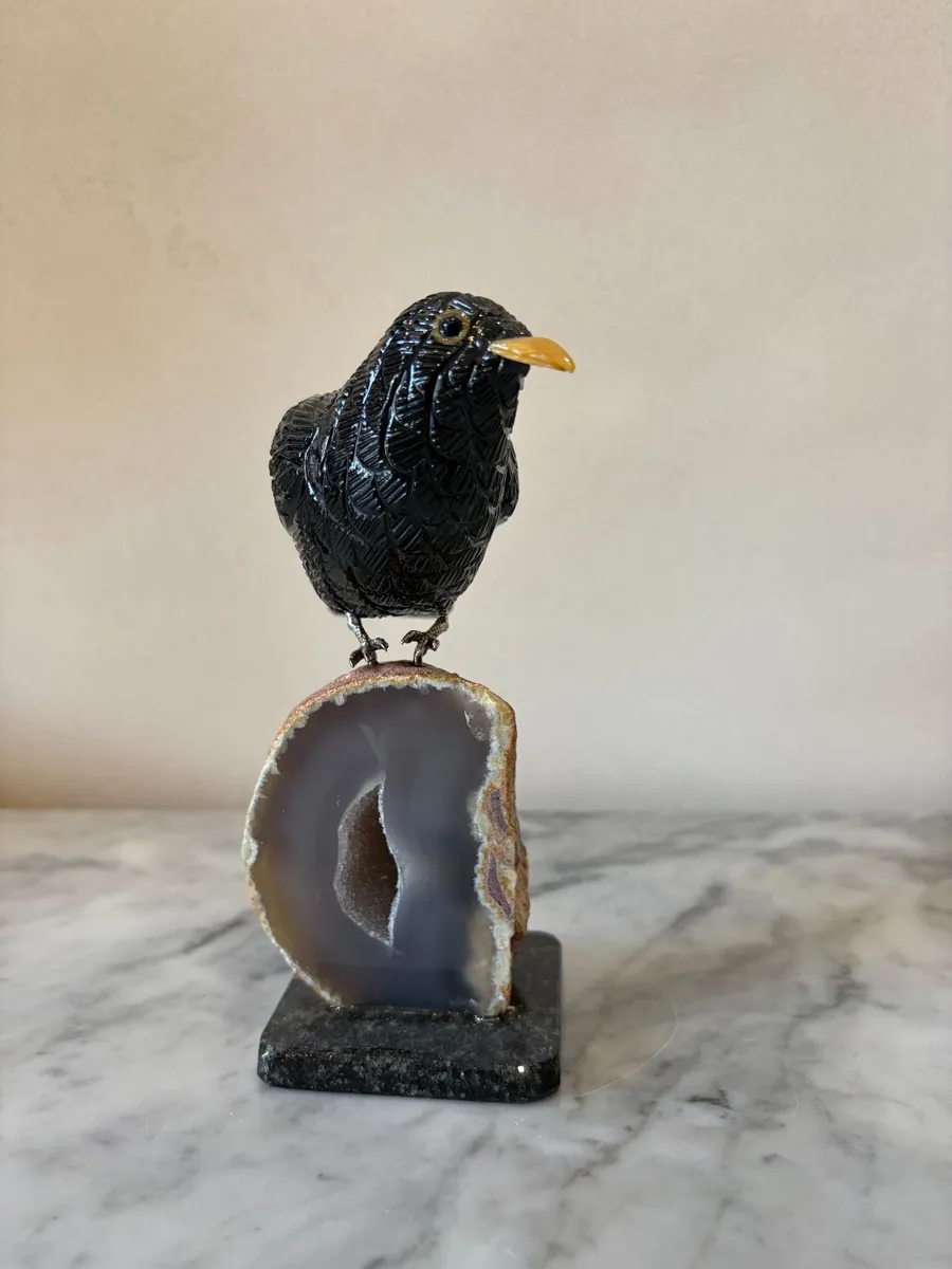 🐦 Hand-Carved Gemstone European Blackbird - Image 2