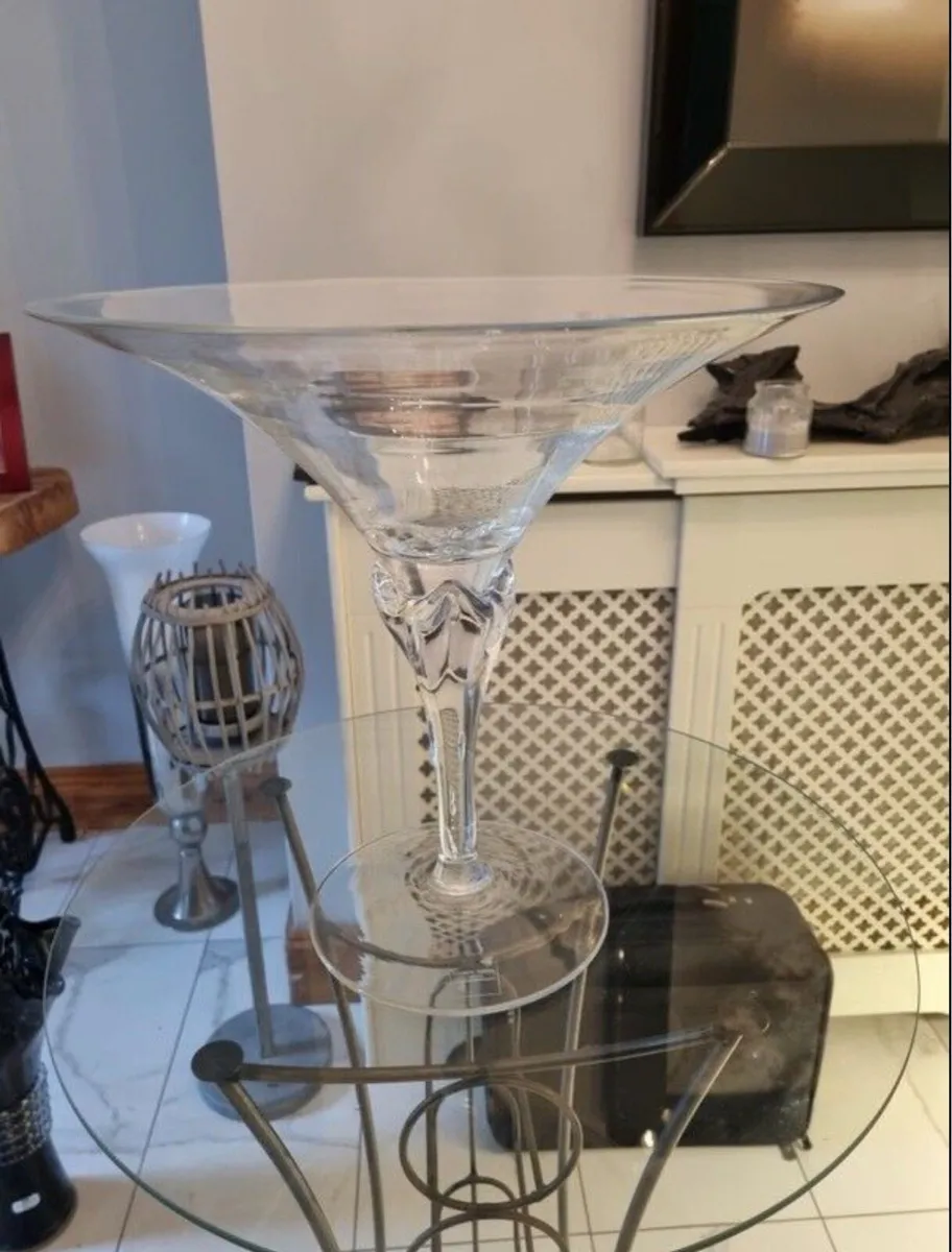 Kenneth Turner London Glass Bowl - Image 1