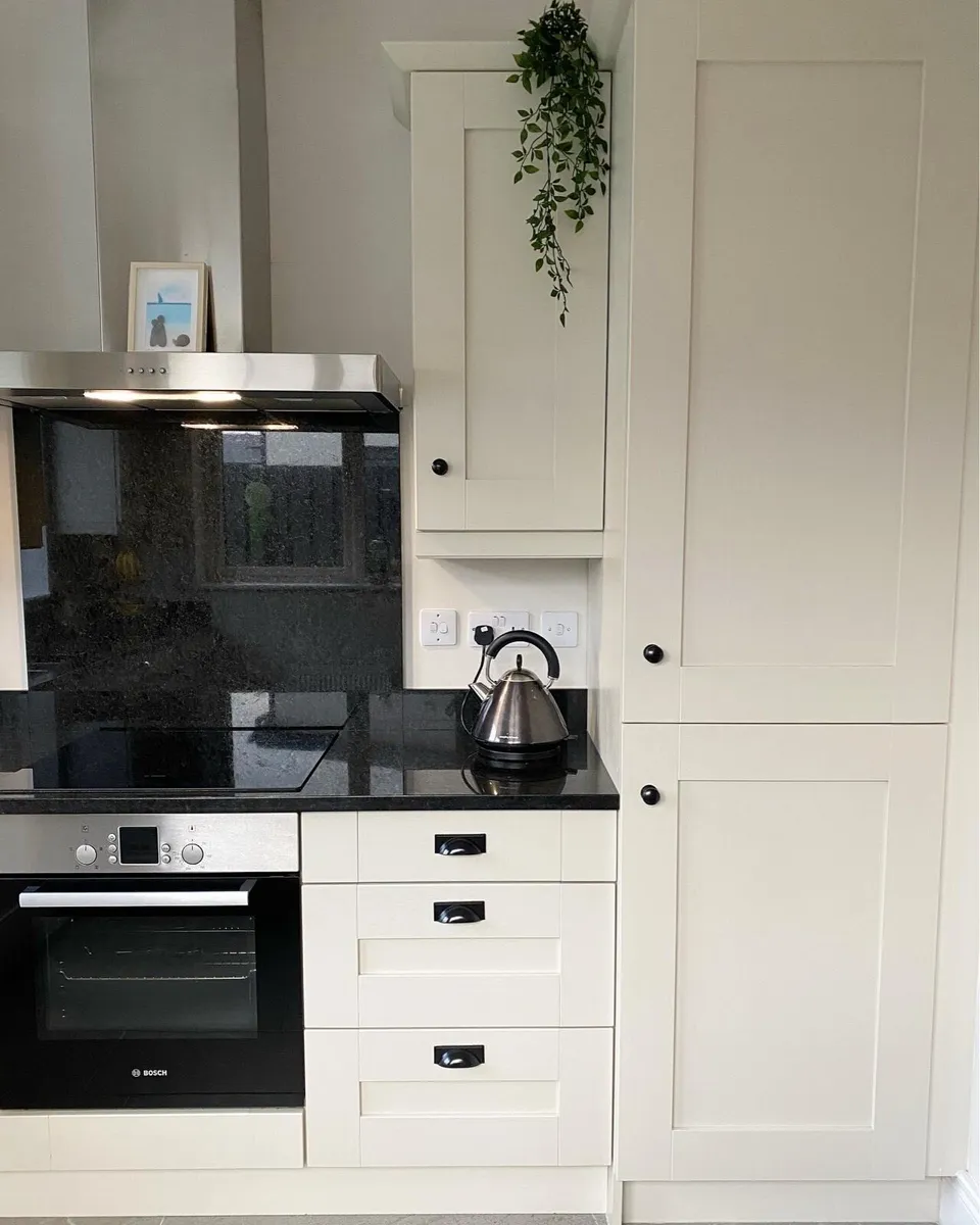 Whole Kitchen - Image 2