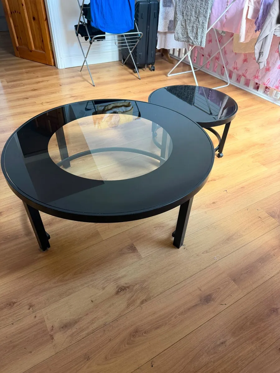 Round tables set - Image 1