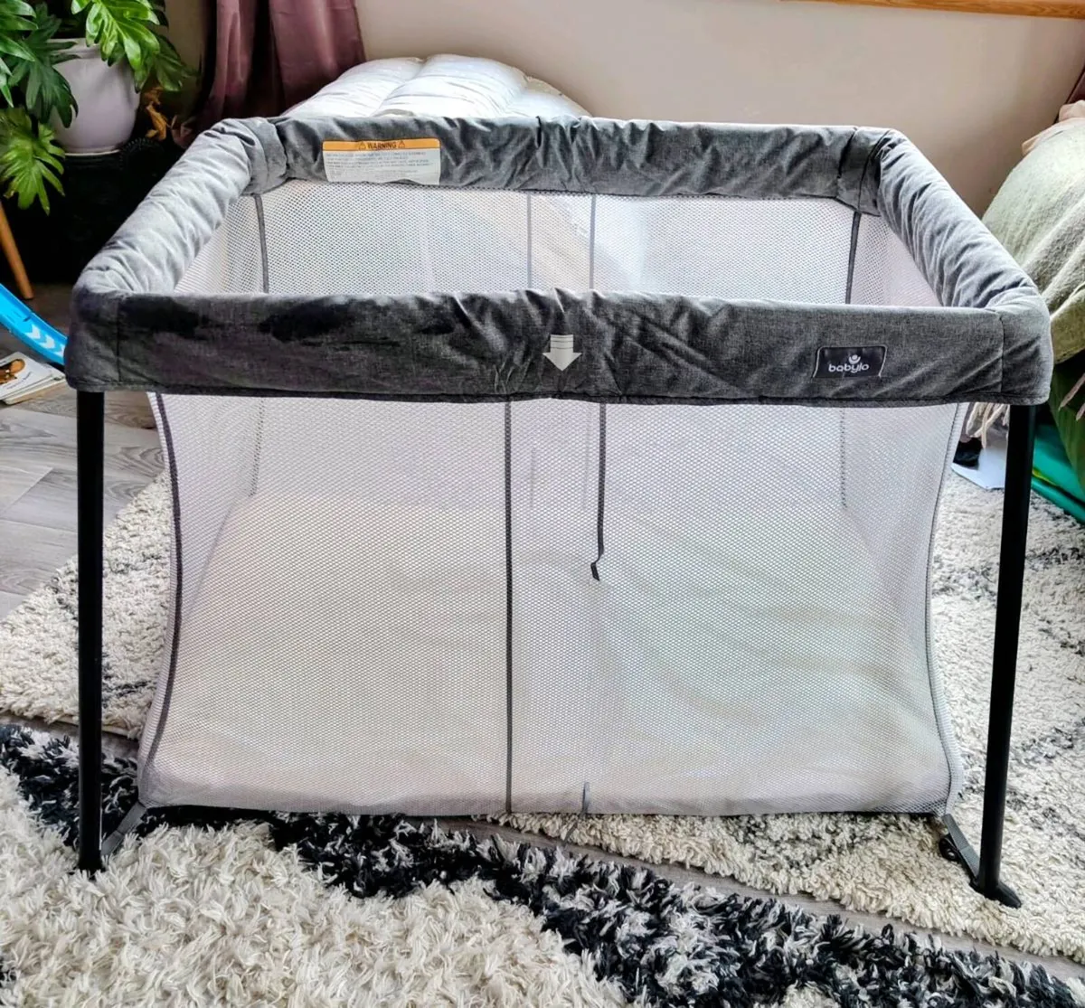Babylon Travel Cot/ Playpen - Image 1