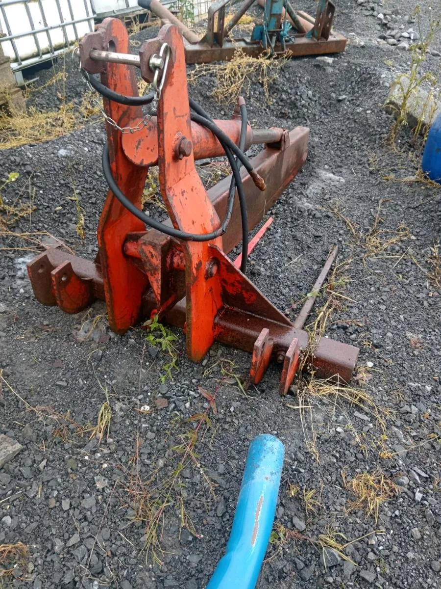 Bale splitter and Bale handler - Image 4