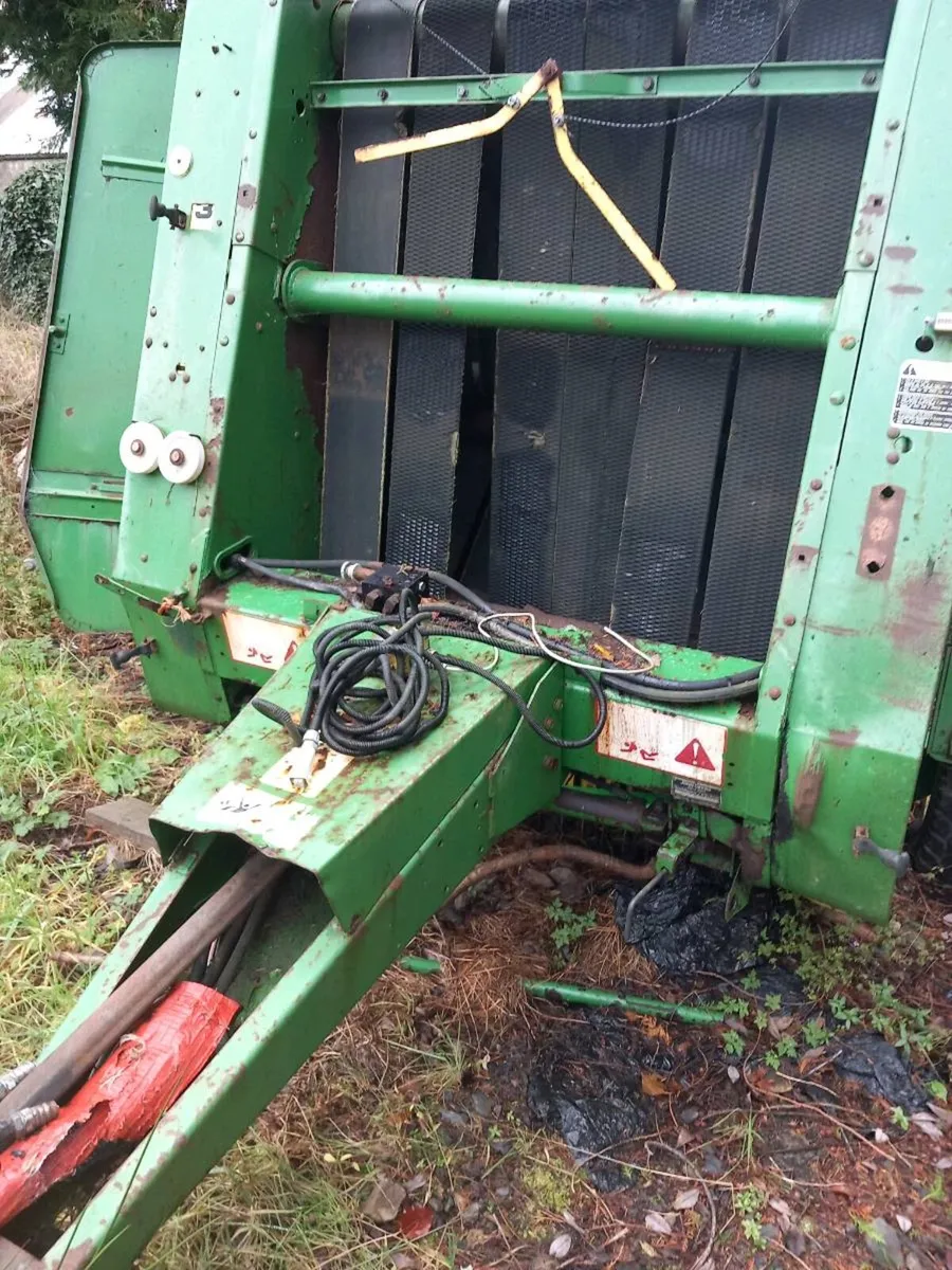 Round baler - Image 1