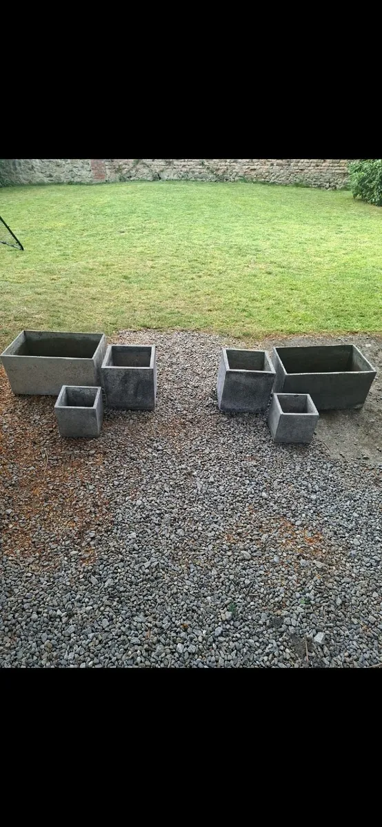Grey Plant pots x 6 / front door / patio pots - Image 1