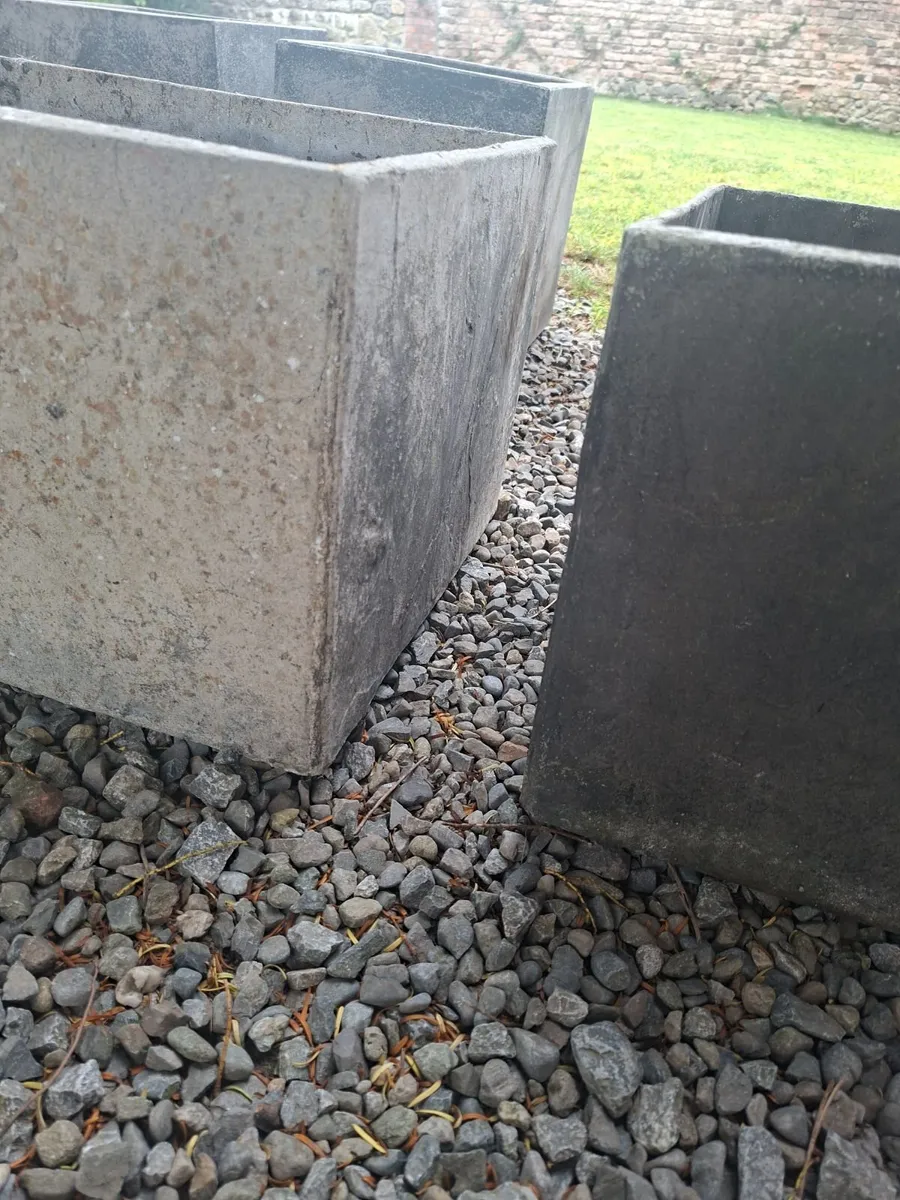 Grey Plant pots x 6 / front door / patio pots - Image 4